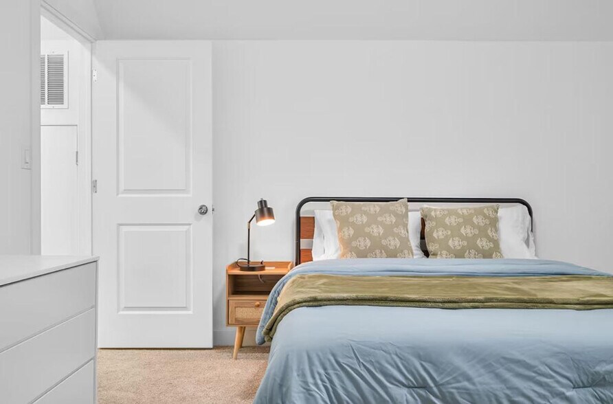 Building Photo - 1019 Central Ave