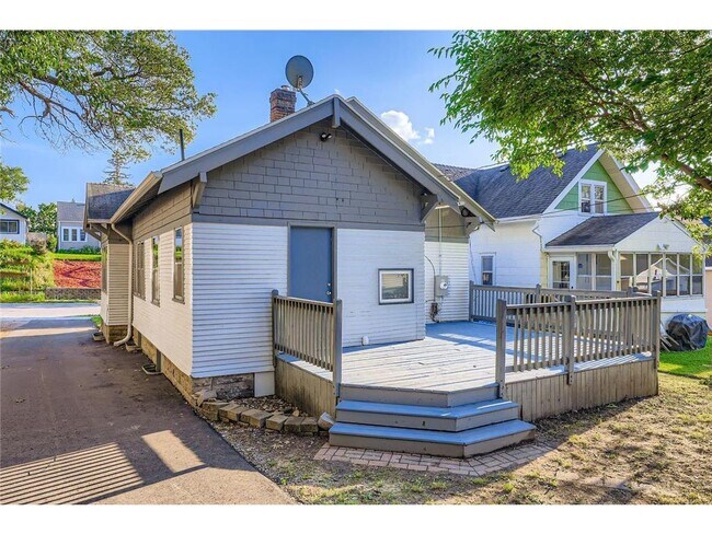 Building Photo - 1683 Minnehaha Ave E