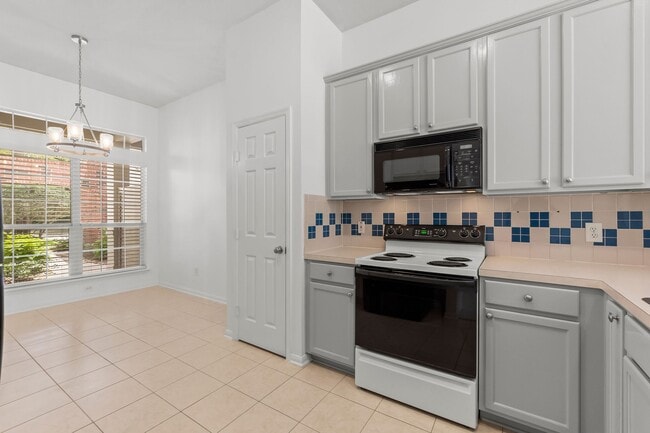 Building Photo - 72 S Piper Trace