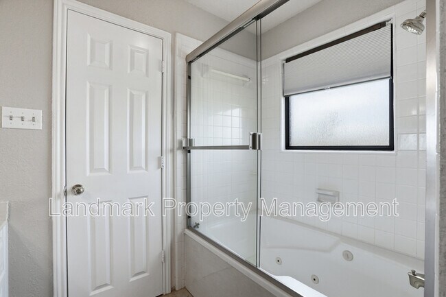 Building Photo - 5845 Water Ridge Dr