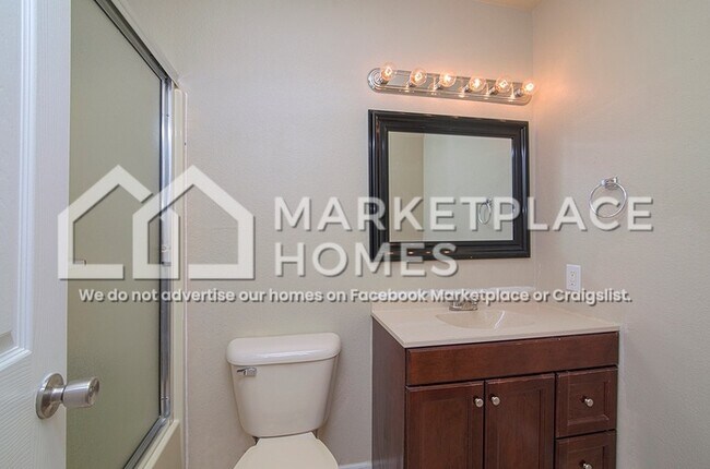 Building Photo - 147 S Golfwood Dr W