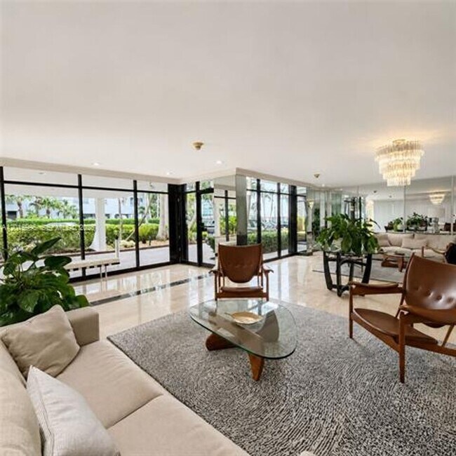 Building Photo - 1408 Brickell Bay Dr