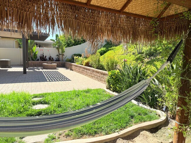 Building Photo - Single Story 4 Bedroom Solar home for rent