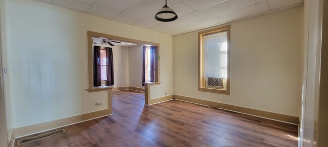 Building Photo - 2 bedroom 1 bath home