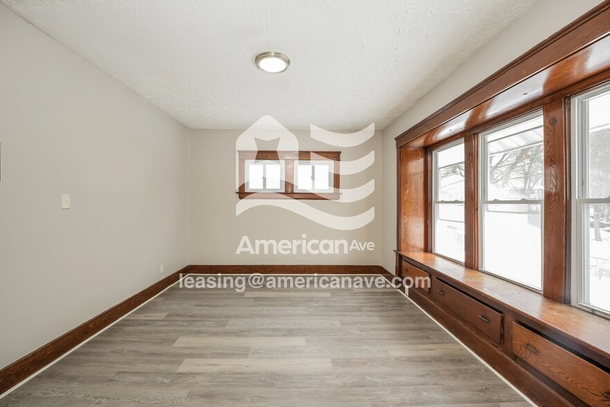 Building Photo - 1027 Delia Ave