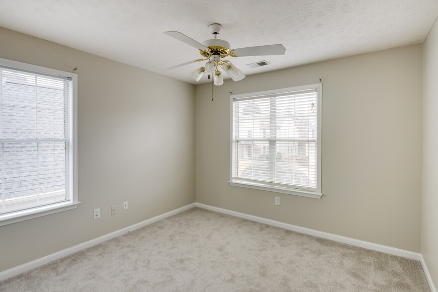 Building Photo - 13005 Crabapple Lake Dr