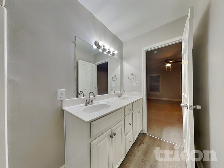 Building Photo - 461 Kimball Loop
