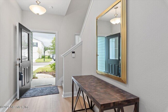 Building Photo - 239 Meadow Creek Dr