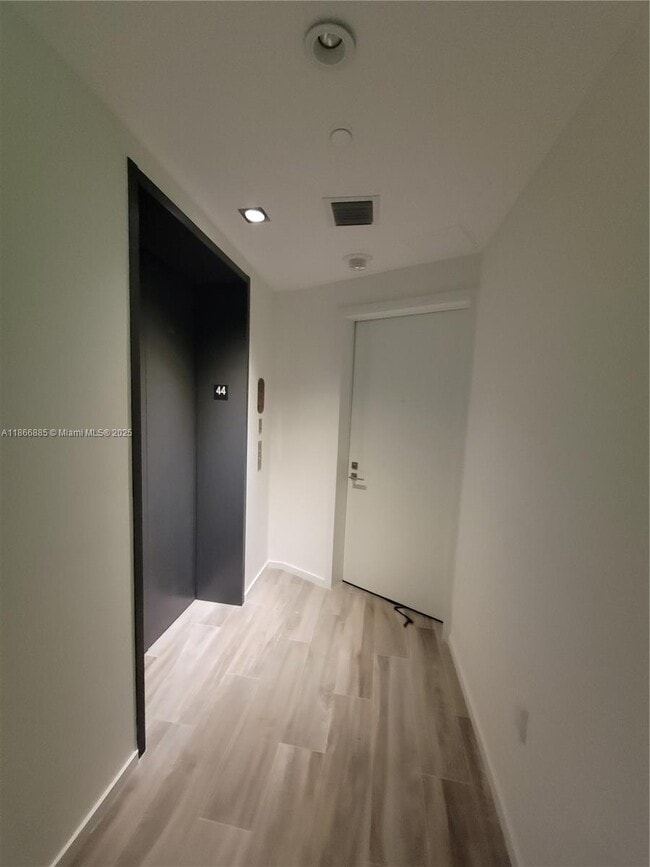 Building Photo - 801 S Miami Ave