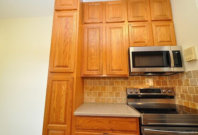 Building Photo - 120 Stonelea Pl