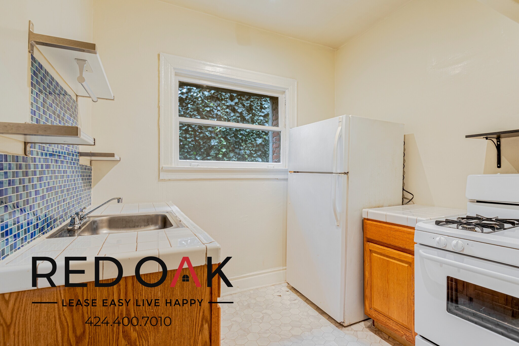 Building Photo - 532 S Coronado St