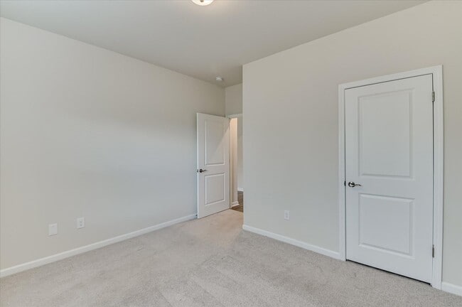 Building Photo - 6370 Whirlaway Rd