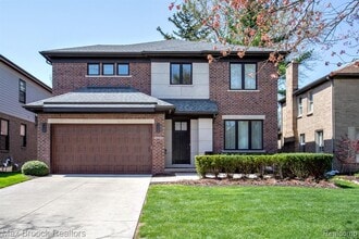 Building Photo - 25925 York Rd