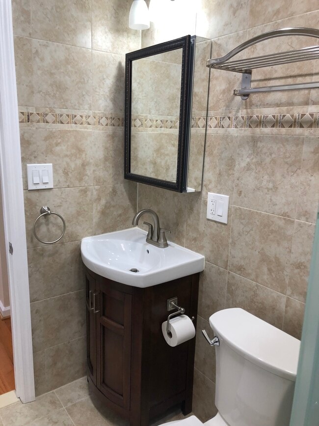 Building Photo - 135-06-106 107th Ave