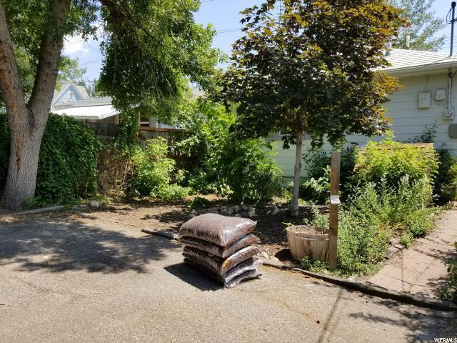 Building Photo - 3 Bd  1 Bath Home in Salt Lake City