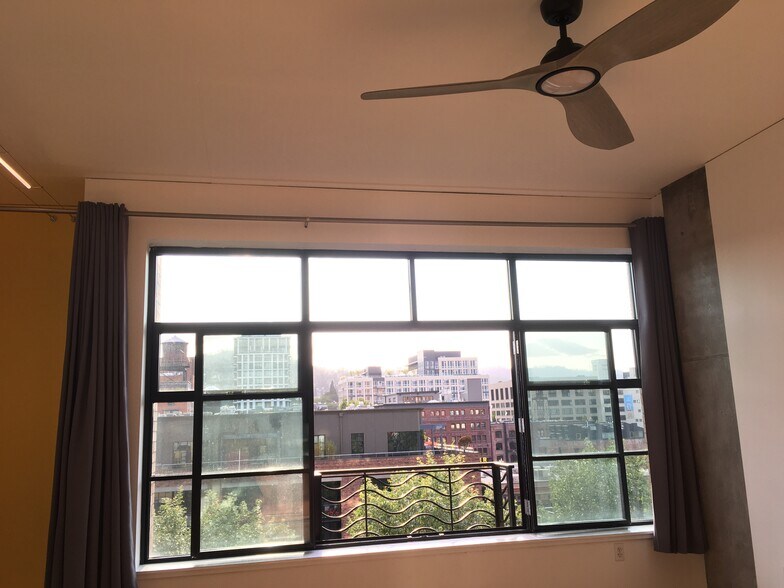 Building Photo - 420 NW 11th Ave