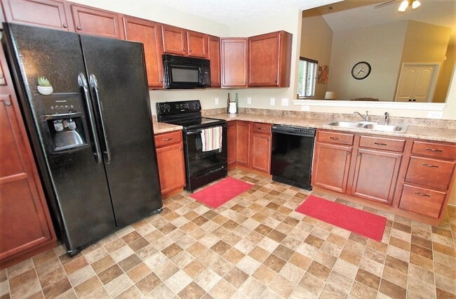 Building Photo - 3 Bed, 2 Bath + Office/Den with Fenced Yard in Lafayette
