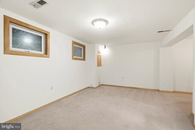 Building Photo - 9101 Bronze Bell Cir