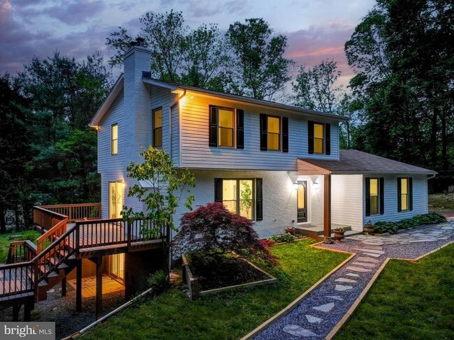 Building Photo - 1225 E Piney Hill Rd
