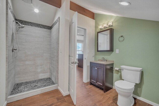 Building Photo - 5252 Trophy Dr