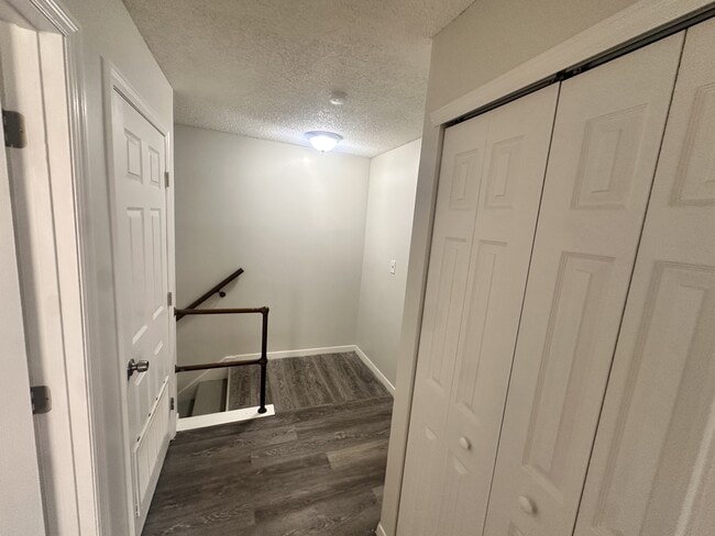 Building Photo - 1013 Spring Meadow Dr