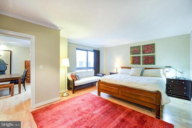 Building Photo - 777 7th St NW