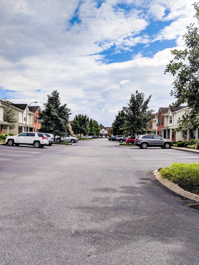 Building Photo - Renovated Townhome Barfield Commons