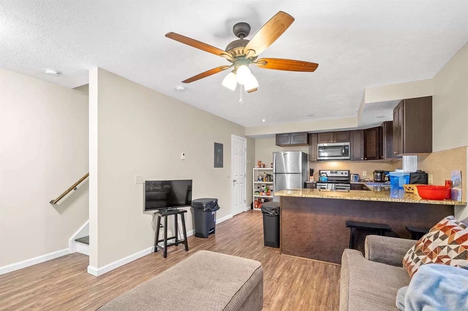 Building Photo - 127 Birdseye View Dr