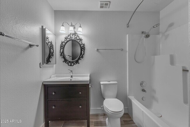 Building Photo - 2447 E La Jolla Dr