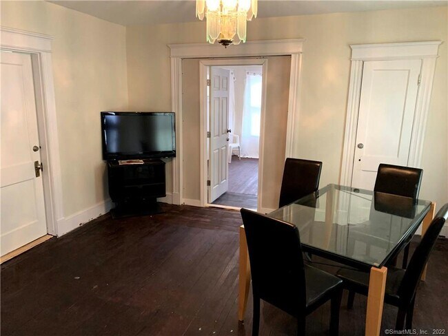 Building Photo - 225 Robbins St