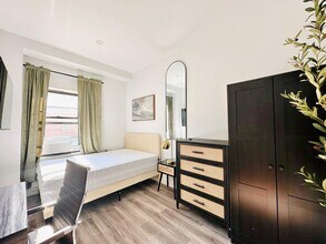 Building Photo - Furnished room/NOT APARTMENT