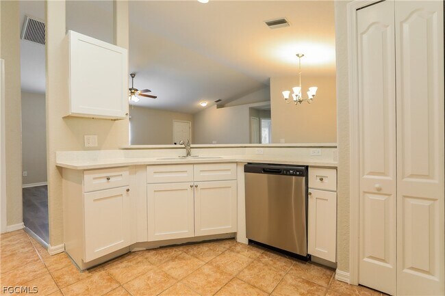 Building Photo - 2702 Nellie Ln