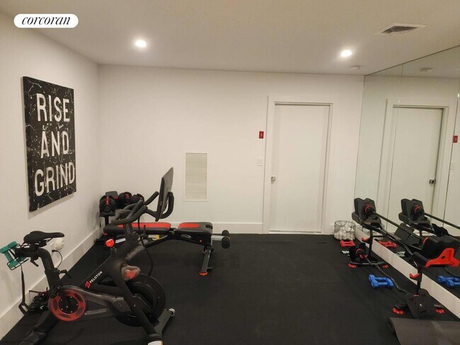 Building Photo - 24 Hedges Ln