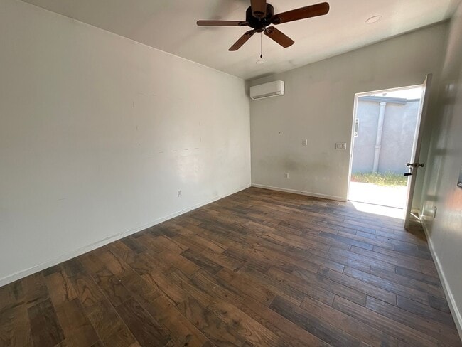 Building Photo - Central Tucson, close to University of Ari...