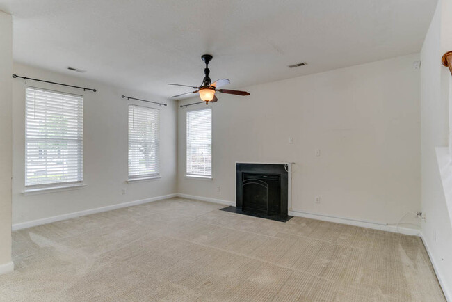 Building Photo - 528 Normandy St