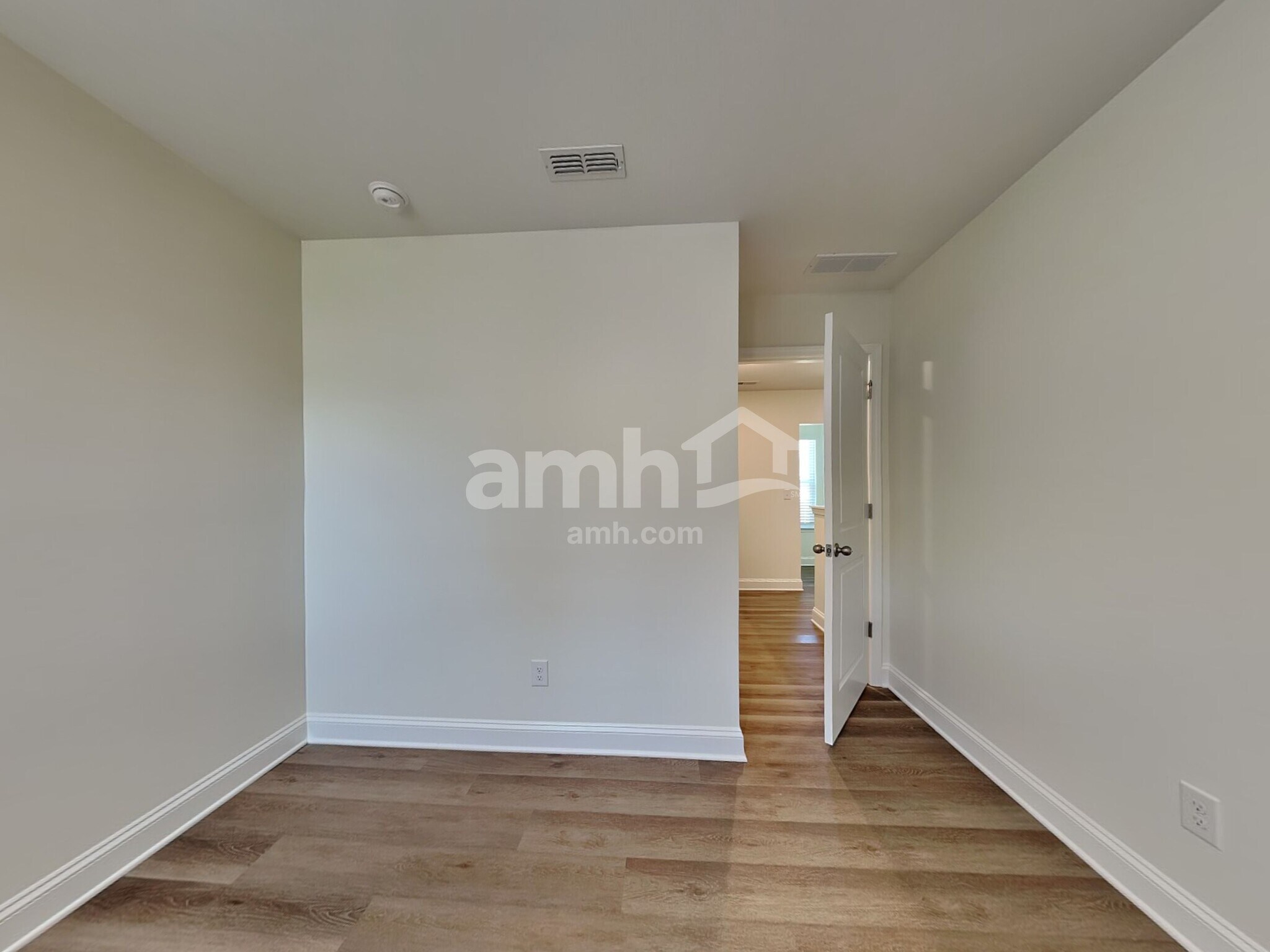 Building Photo - 6075 Rosemore Ln