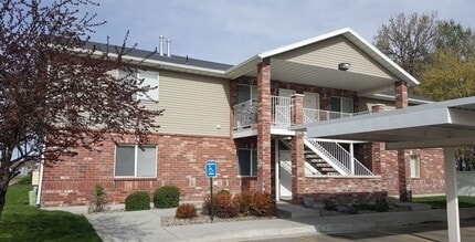 Building Photo - BRENTWOOD CONDO 2 BED 1 BATH