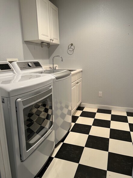 Laundry Room - 14239 Pikeminnow Pl