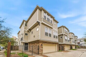 Building Photo - 2441 Charleston St