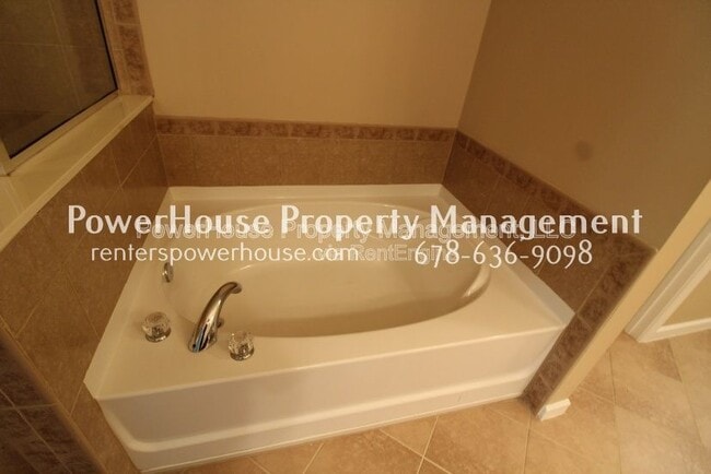 Building Photo - 4830 Hastings Terrace