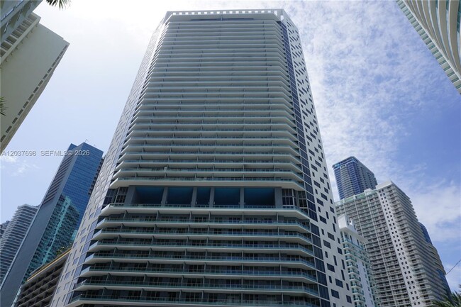 Building Photo - 1300 Brickell Bay Dr