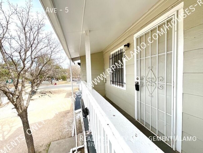 Building Photo - 602 Lovett Ave