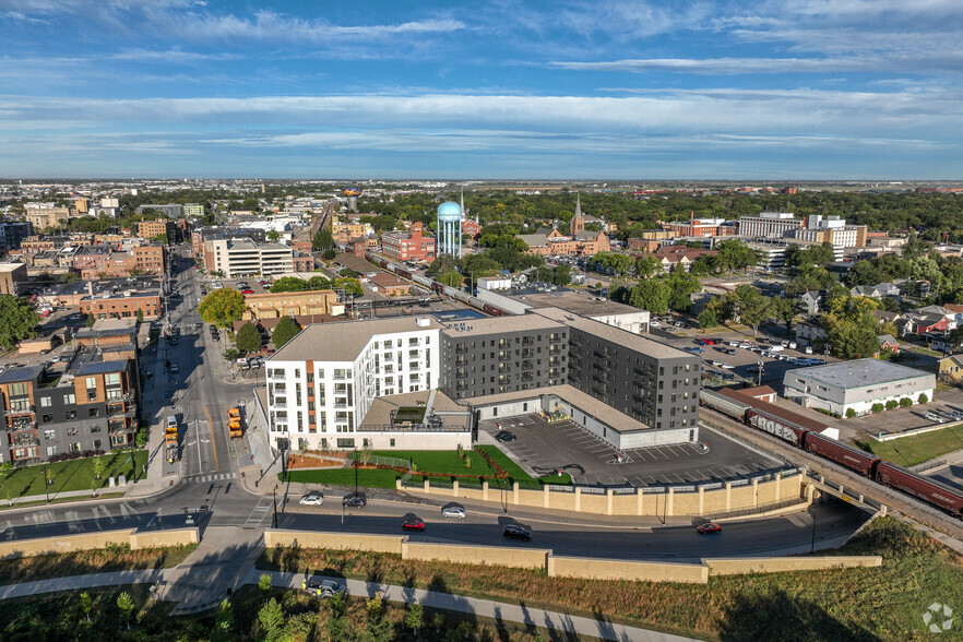 Aerial Photo - Riverhouse Apartments