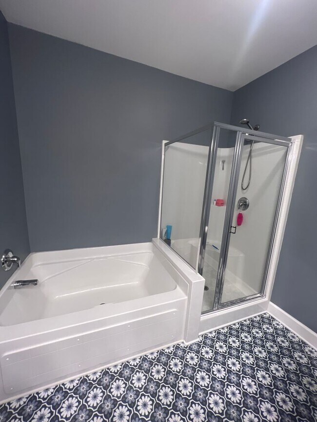 Building Photo - Lenox Village Apartment