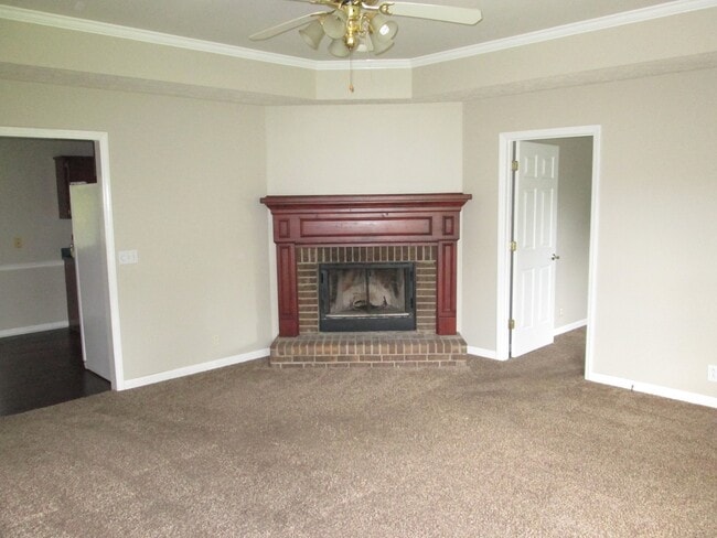 Building Photo - Barfield Area 3 bed 2 bath with a backyard