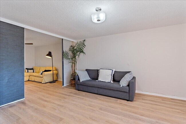 Building Photo - 4210 Ironwood Cir