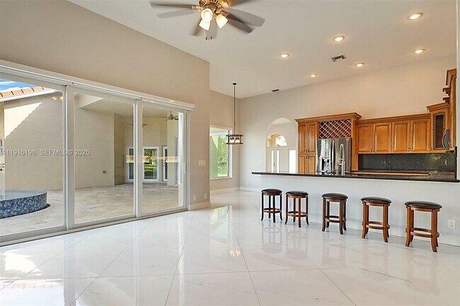 Building Photo - 10133 NW 48th Dr