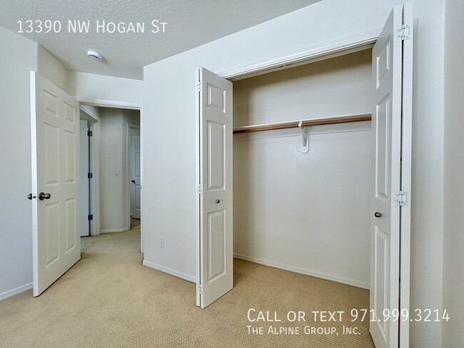 Building Photo - 13390 NW Hogan St