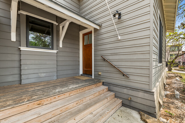 Building Photo - 201 Chichester Pl