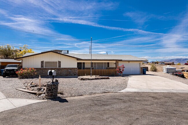 Building Photo - 1815 Palo Verde Blvd S